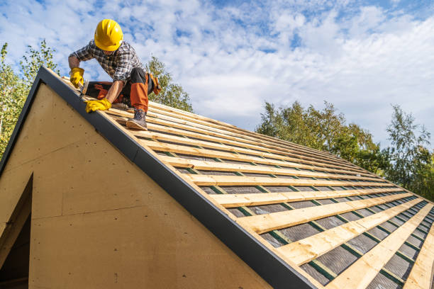 Best Flat Roof Repair Services  in Monticello, IA